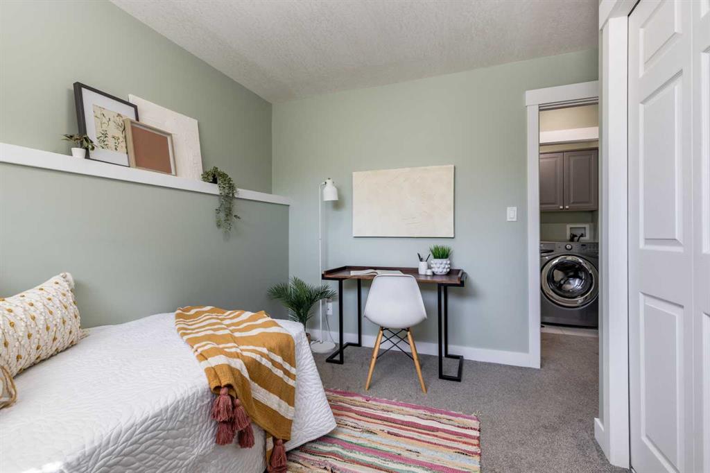 13 Violet Court SE