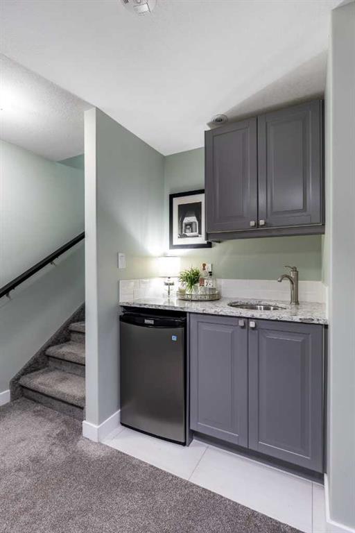 13 Violet Court SE