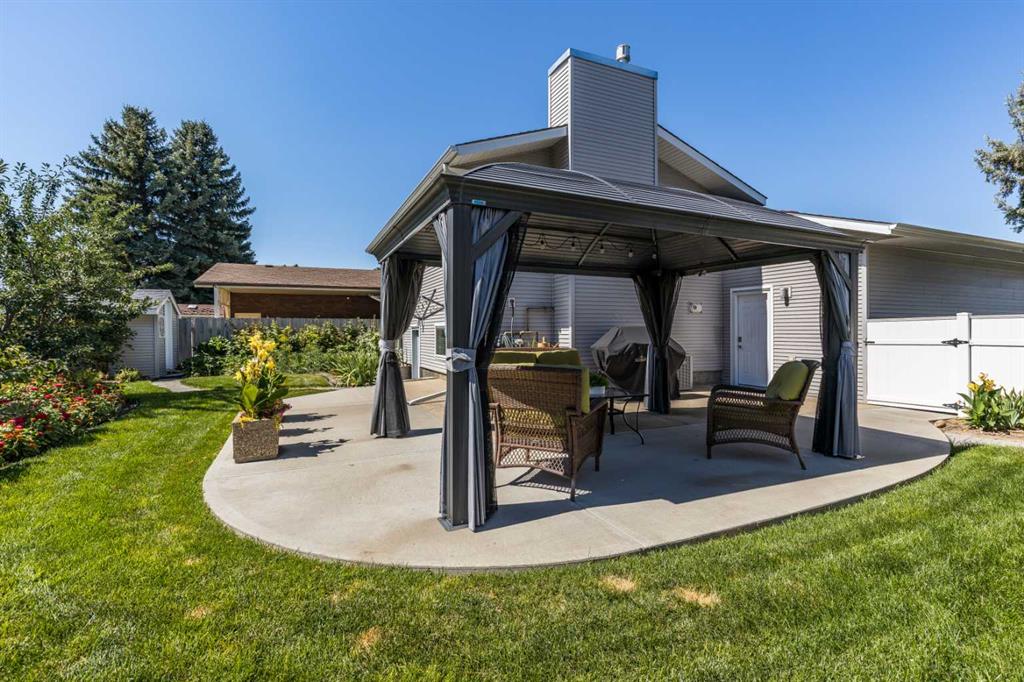 13 Violet Court SE