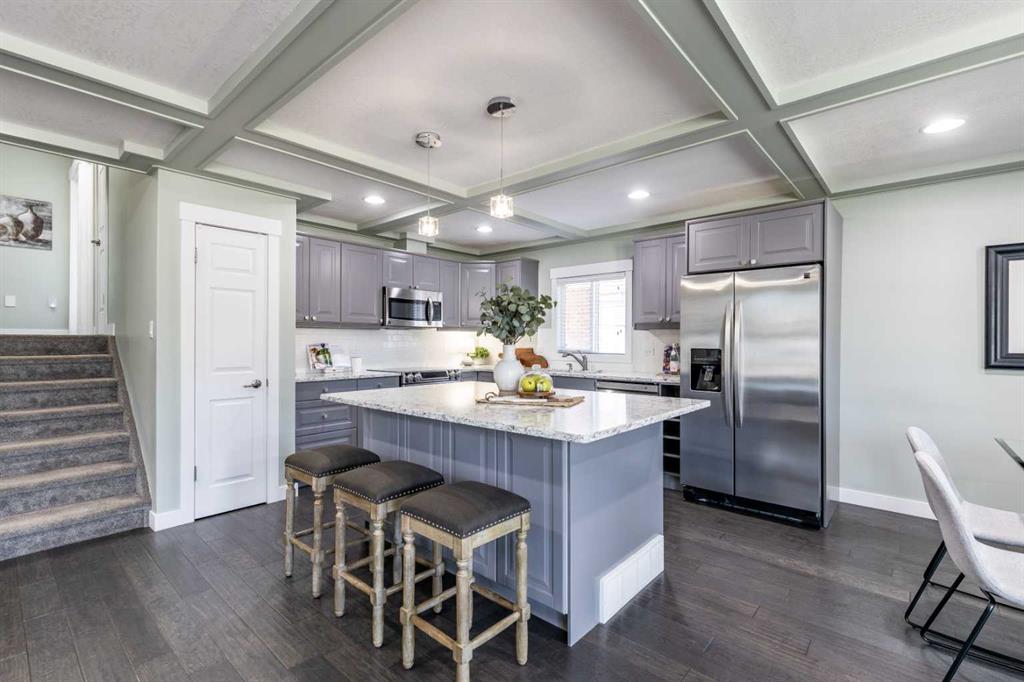 13 Violet Court SE