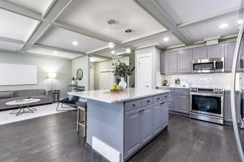 13 Violet Court SE