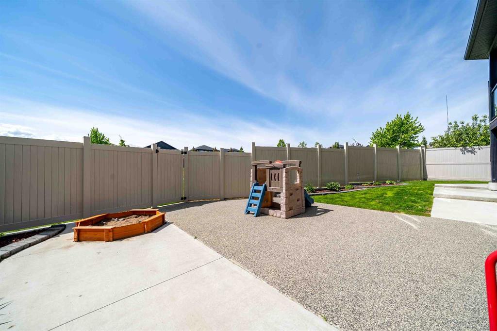 335 Ranchview Place NE