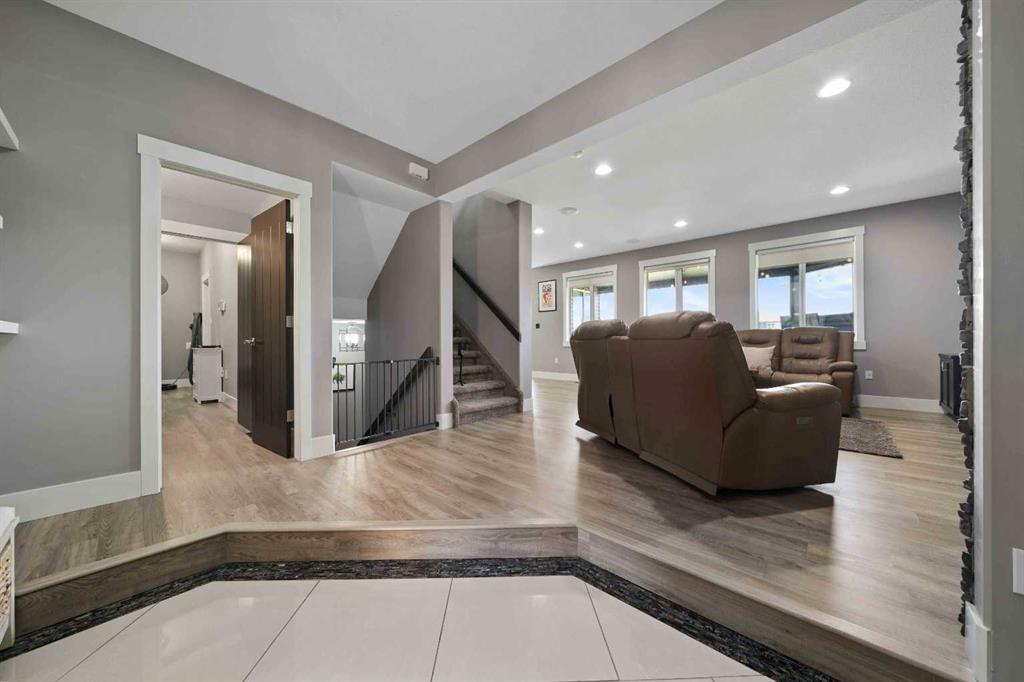 335 Ranchview Place NE
