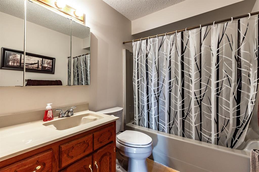 253 Sprague Way SE