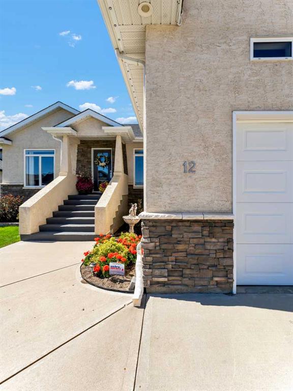 12 Cottonwood Bay SW, Medicine Hat