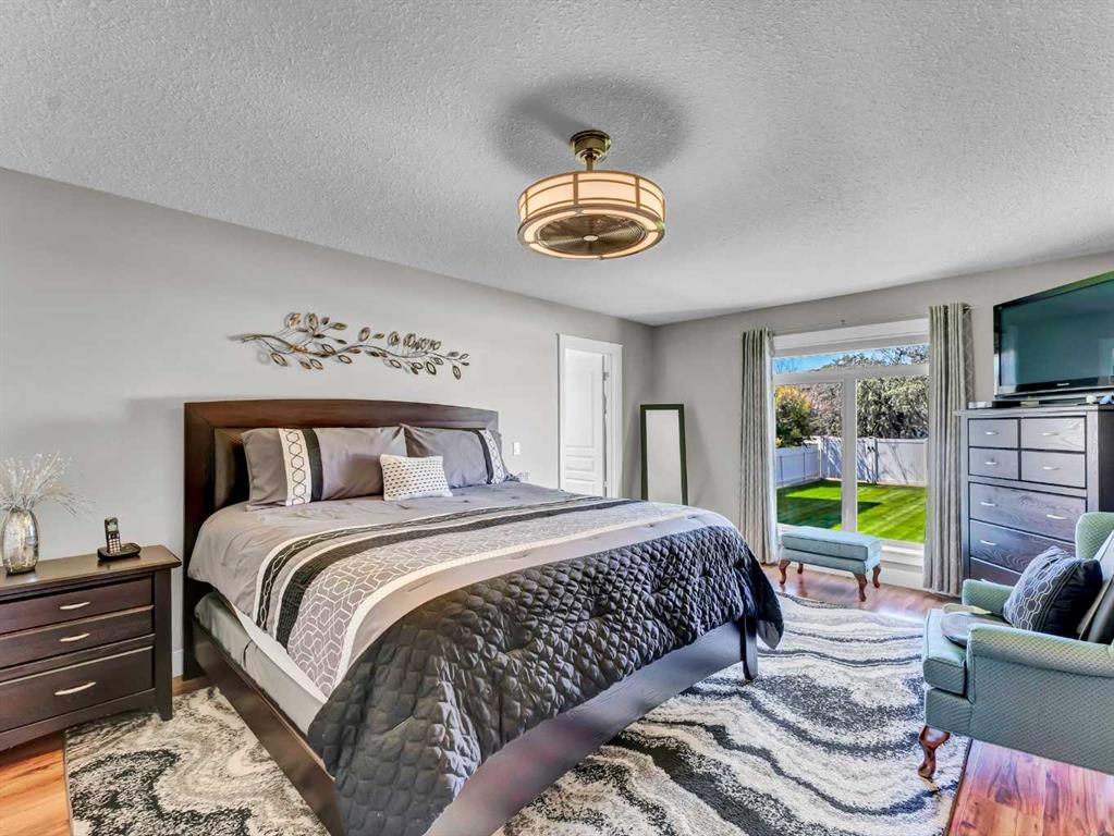 12 Cottonwood Bay SW
