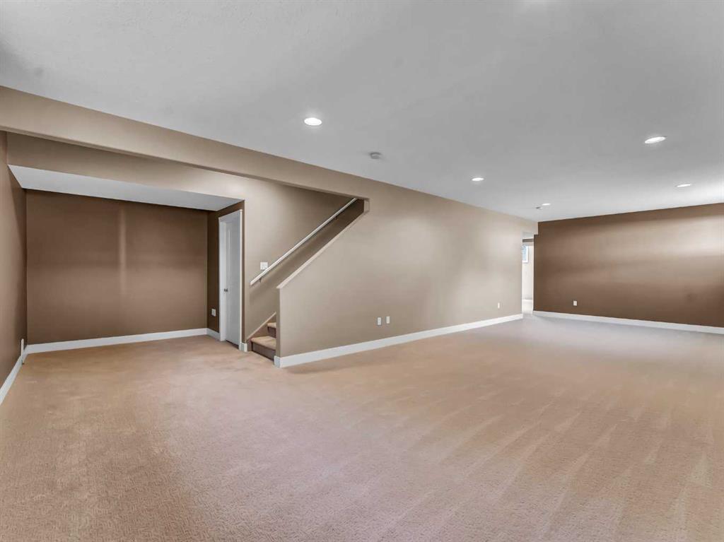 12 Cottonwood Bay SW