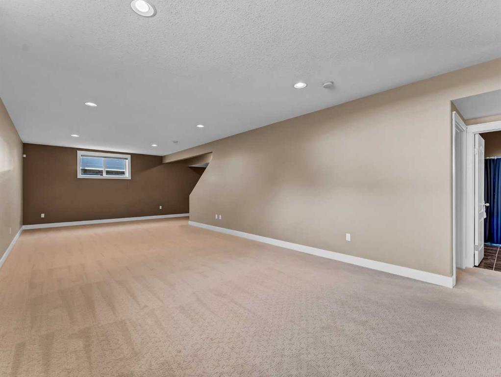 12 Cottonwood Bay SW