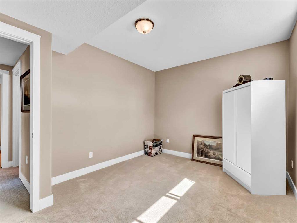 12 Cottonwood Bay SW