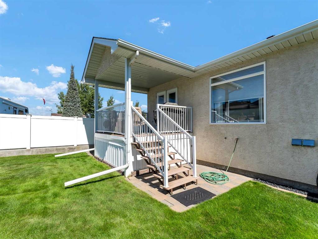 12 Cottonwood Bay SW