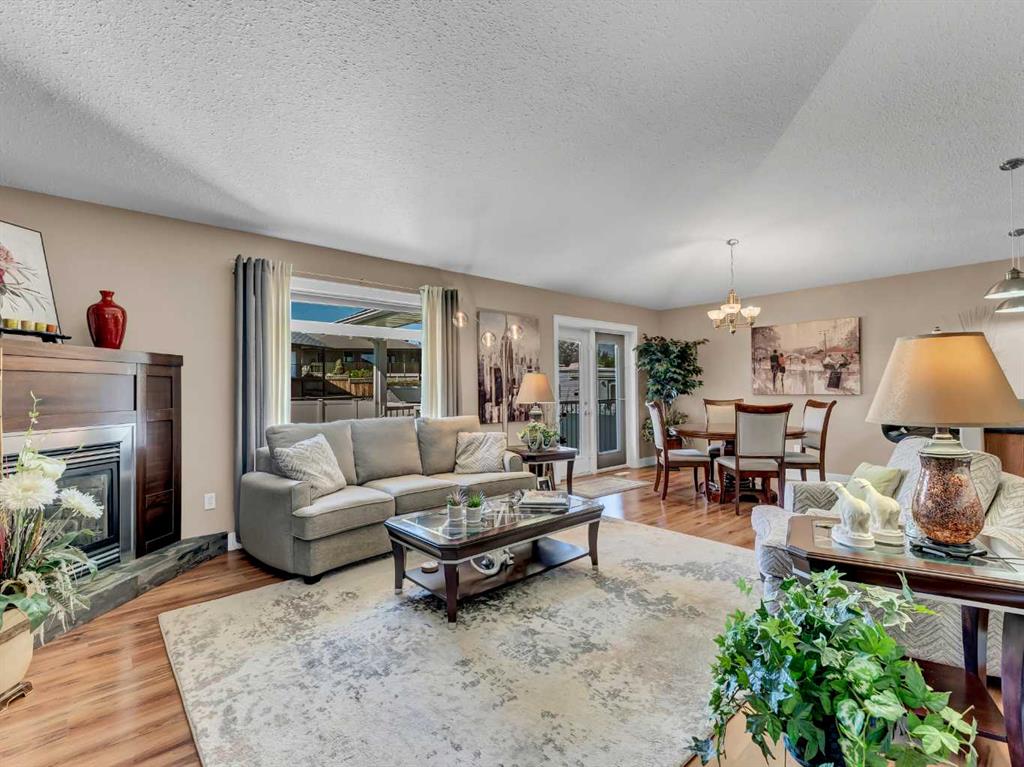 12 Cottonwood Bay SW