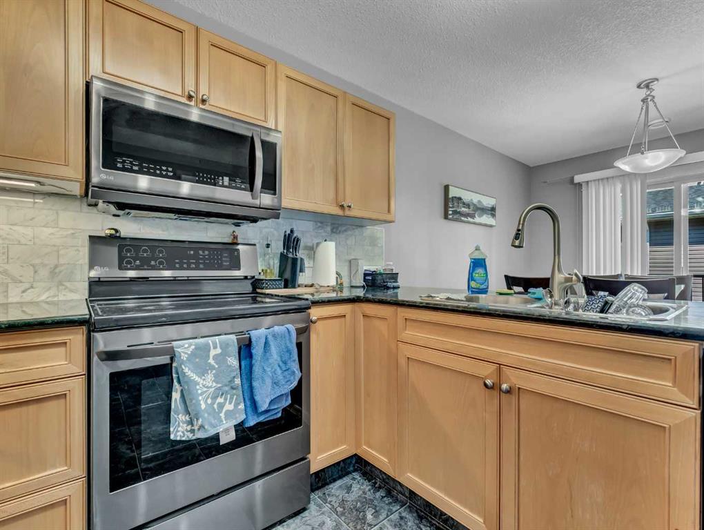 103 Somerset Lane SE