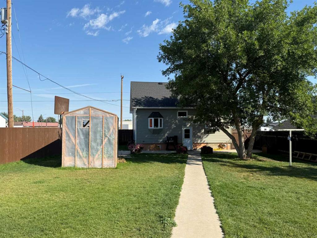 113 South Railway Avenue E