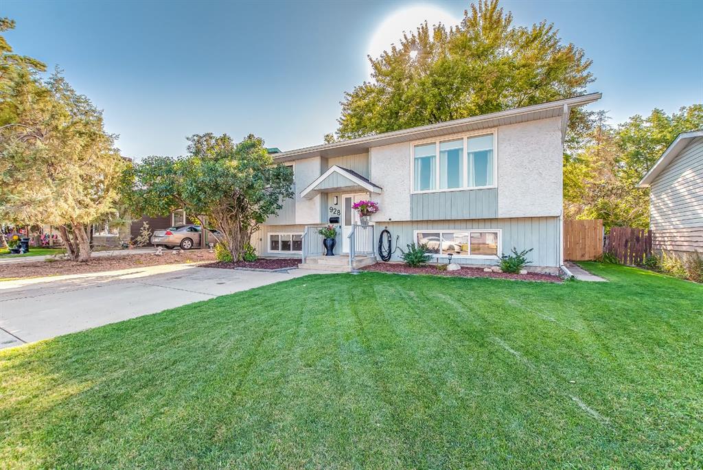 928 4 Street SE, Redcliff