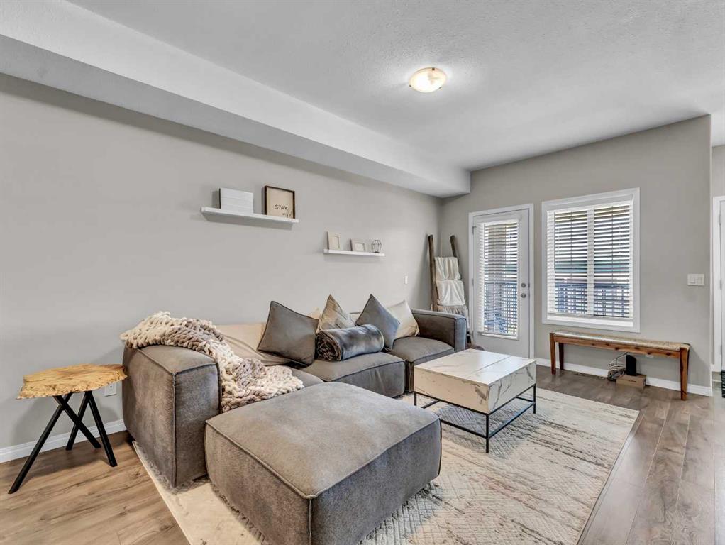 #12 89 Sunrise Way SW