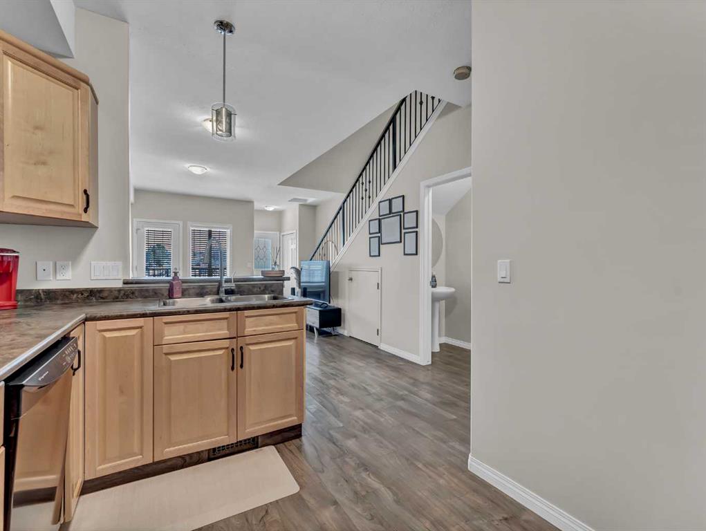 #12 89 Sunrise Way SW