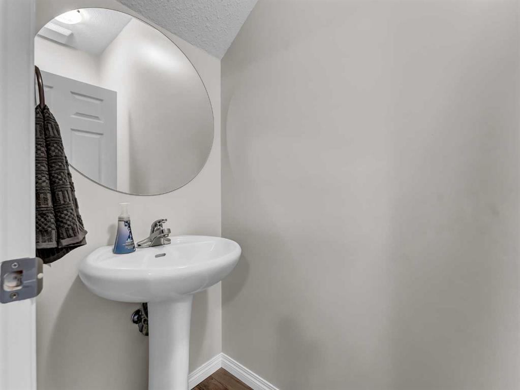 #12 89 Sunrise Way SW