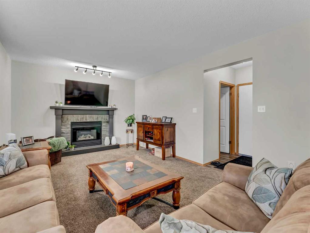 805 Ross Glen Drive SE