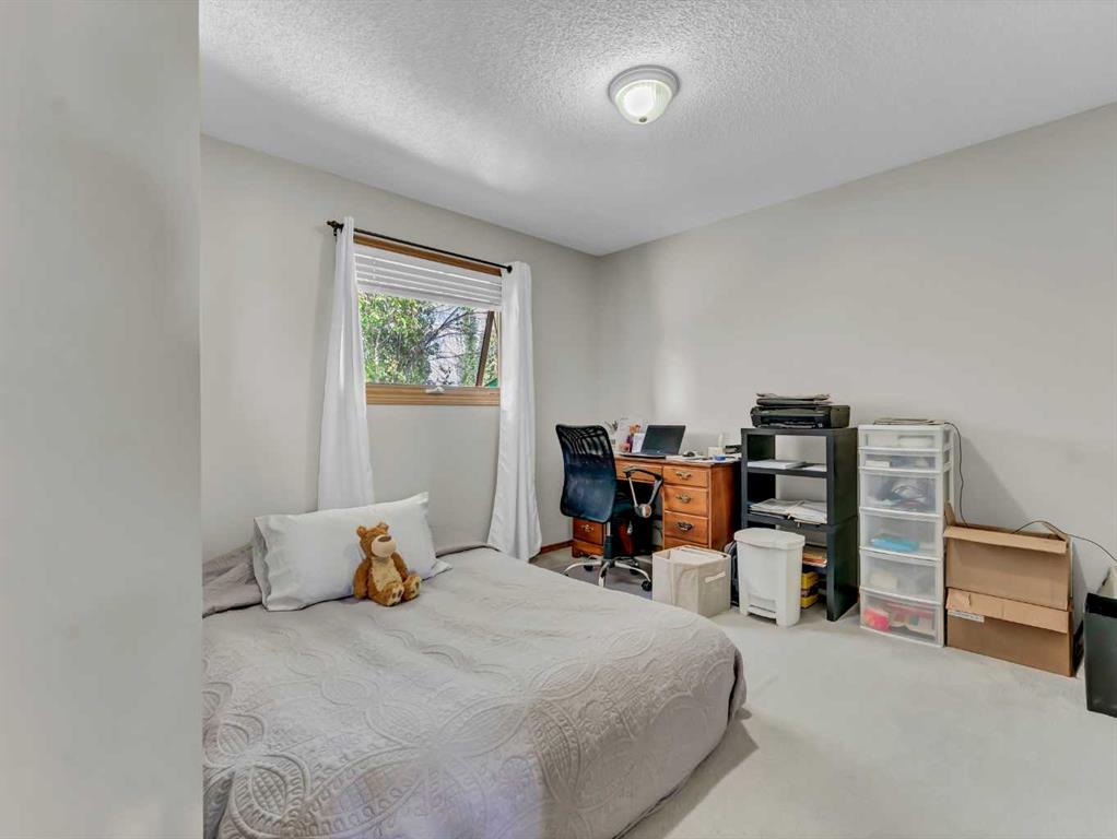 805 Ross Glen Drive SE