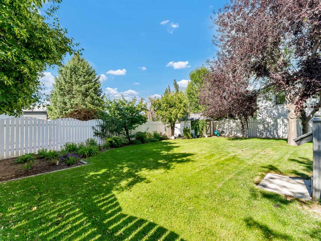 805 Ross Glen Drive SE