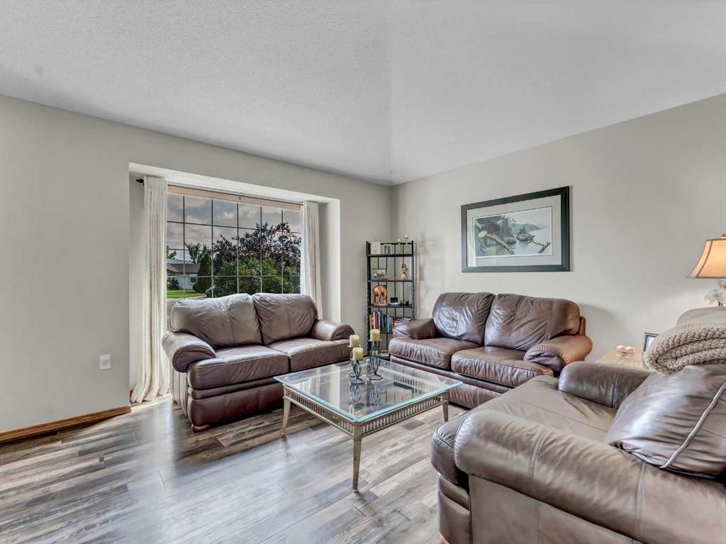 805 Ross Glen Drive SE