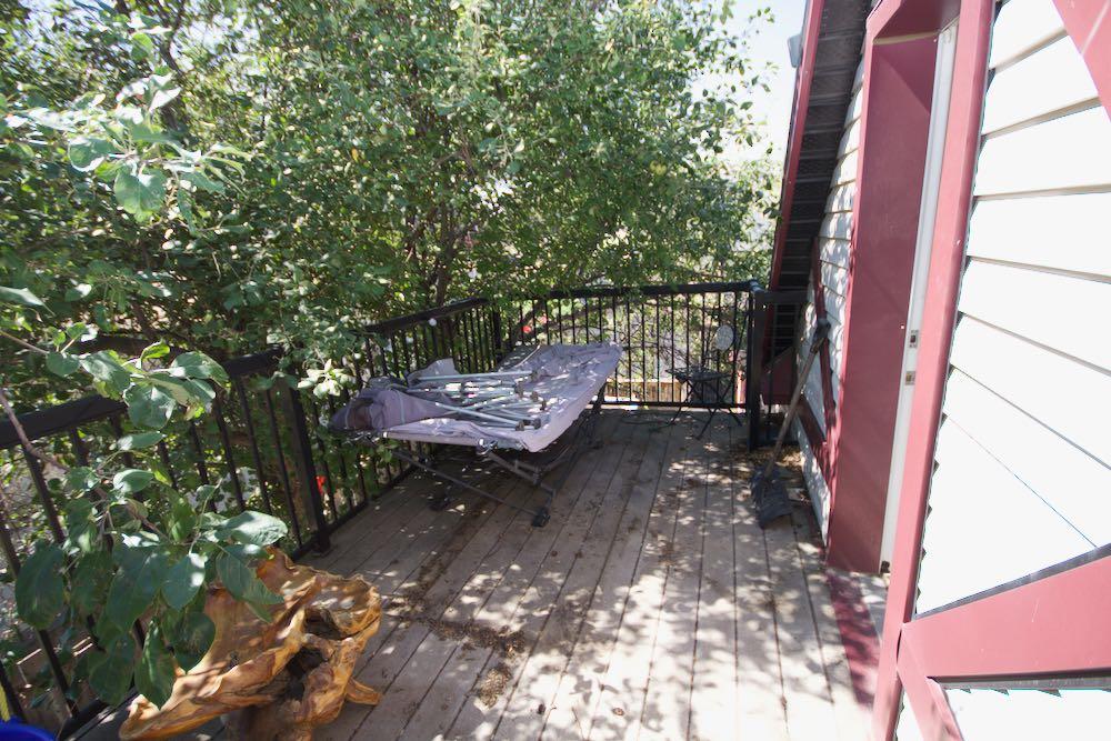 25 4 Street NE