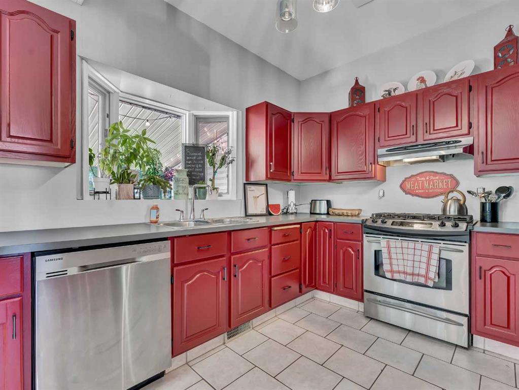 18 Rideau Crescent SE