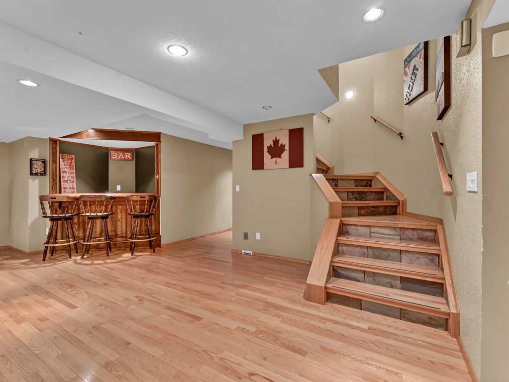 18 Rideau Crescent SE