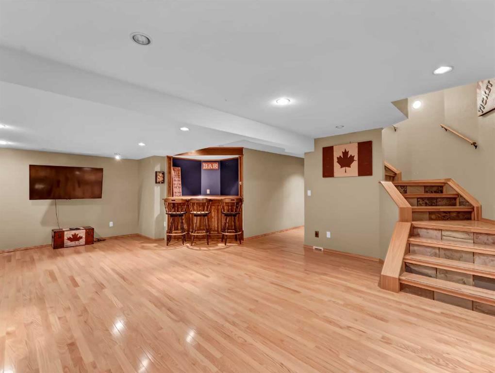 18 Rideau Crescent SE
