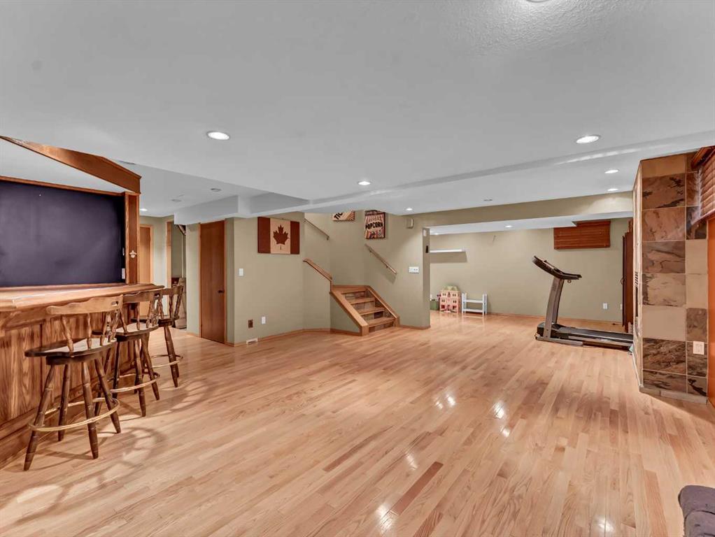 18 Rideau Crescent SE