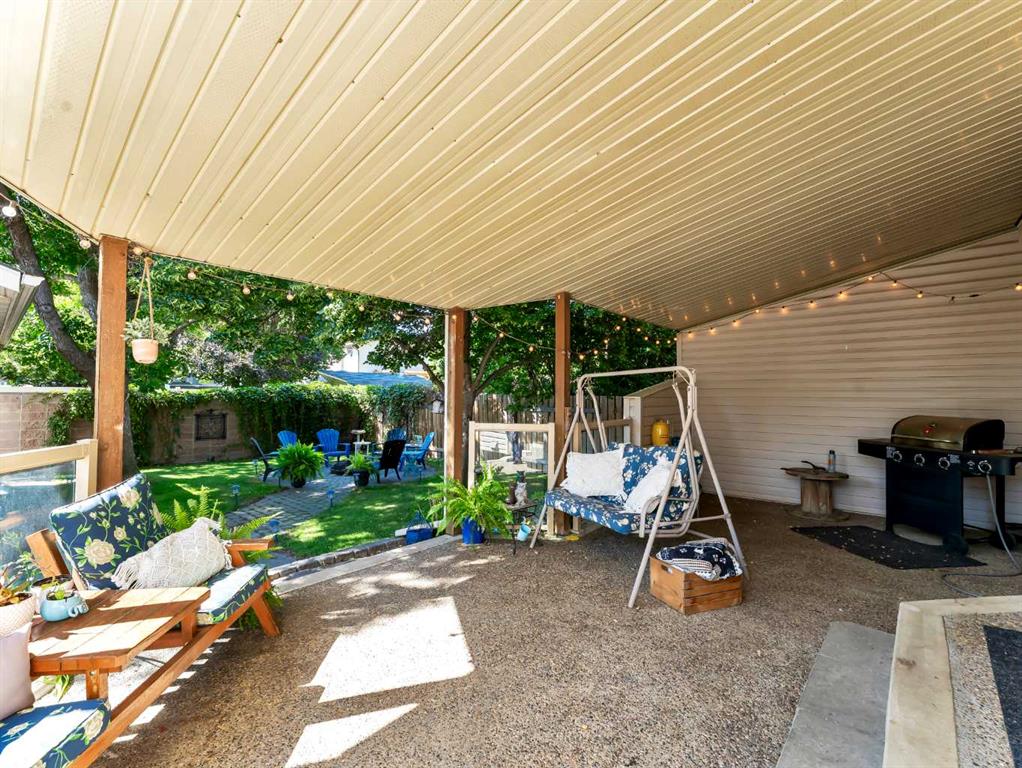 18 Rideau Crescent SE