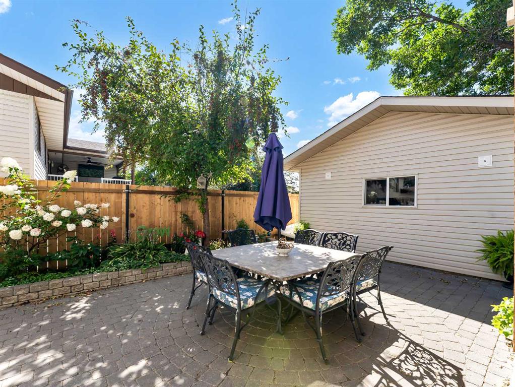 18 Rideau Crescent SE