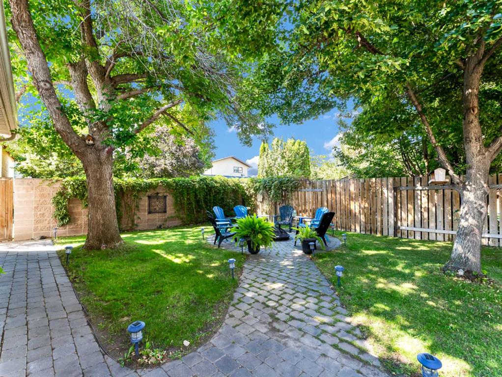18 Rideau Crescent SE
