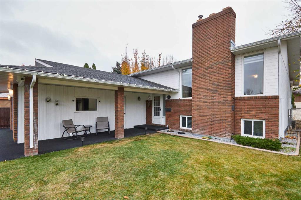 11 Iris Court SE