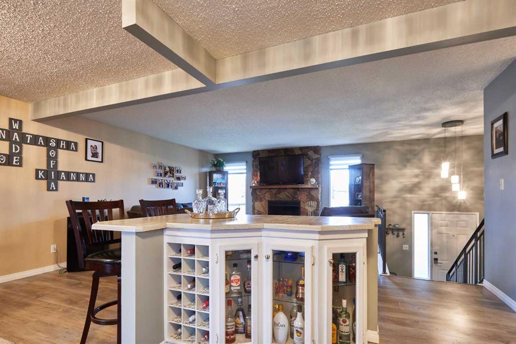 11 Iris Court SE