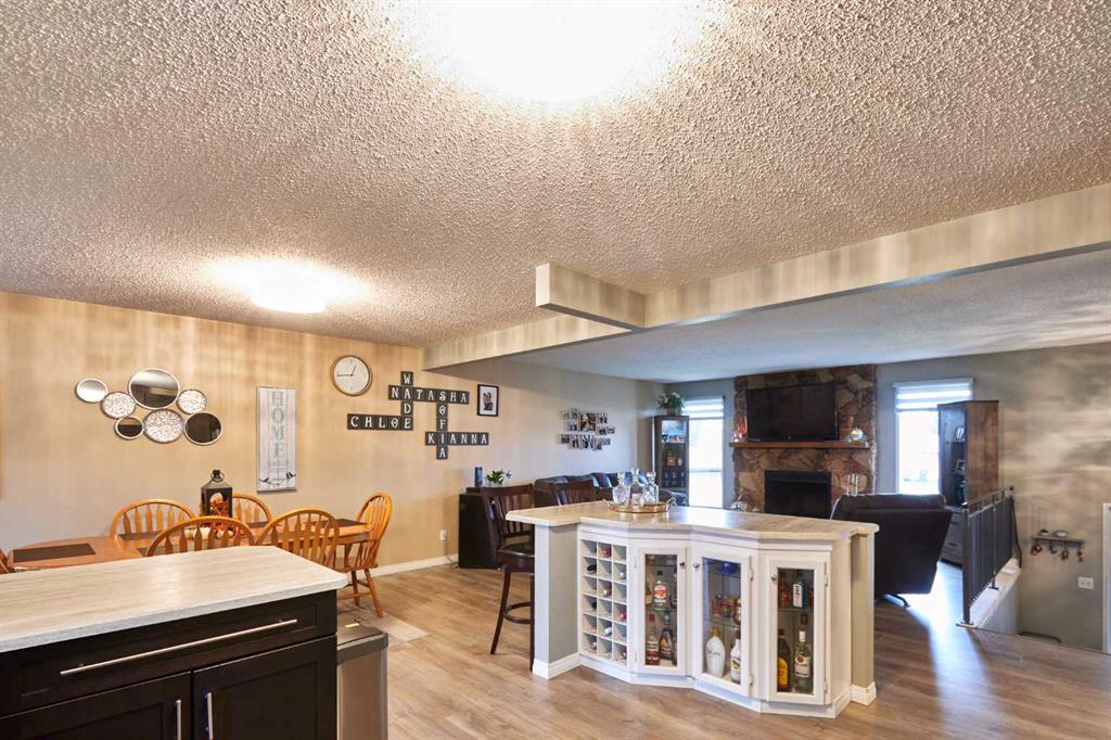 11 Iris Court SE