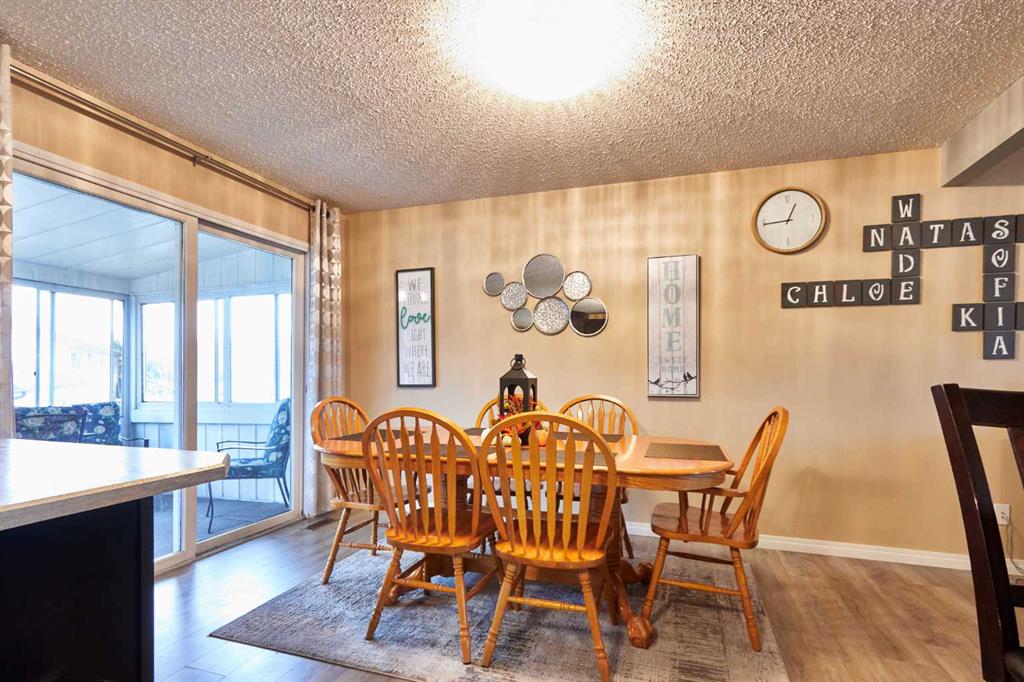 11 Iris Court SE
