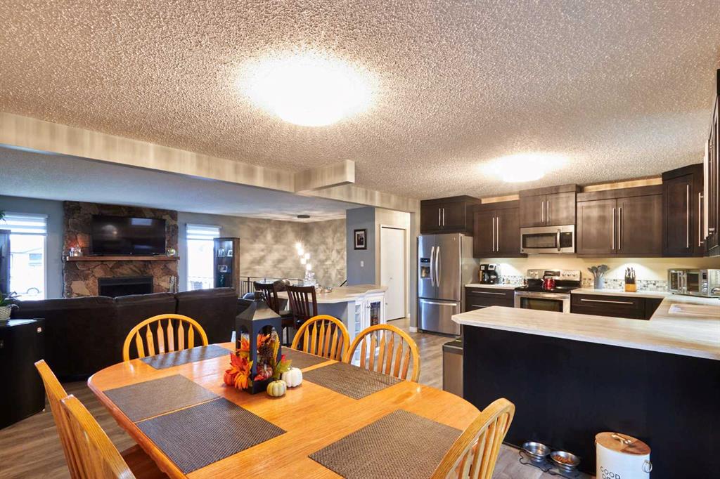 11 Iris Court SE