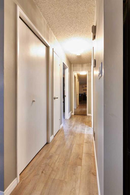 11 Iris Court SE