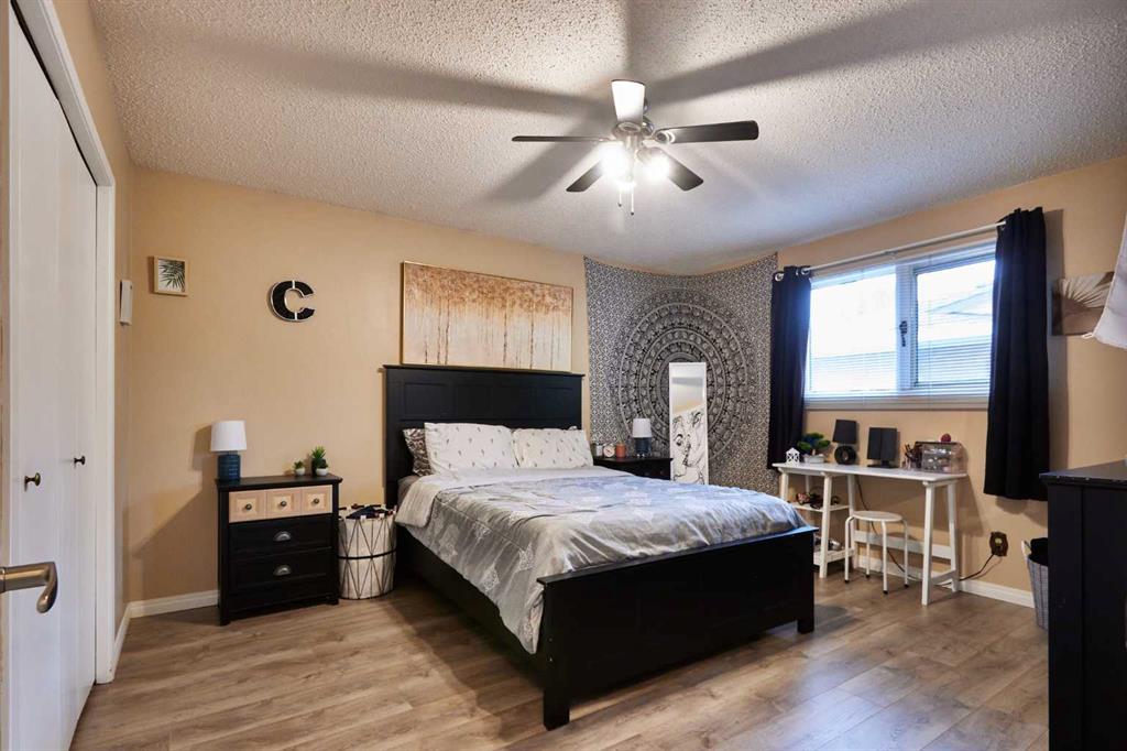 11 Iris Court SE