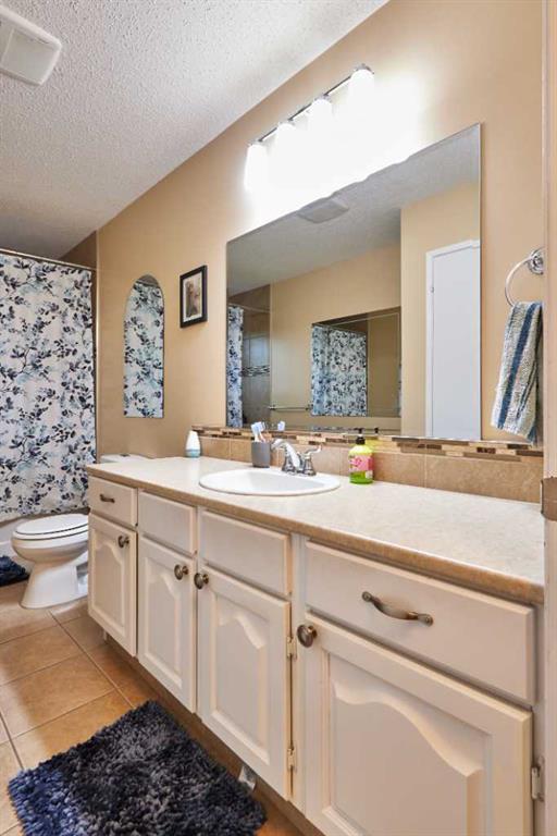 11 Iris Court SE