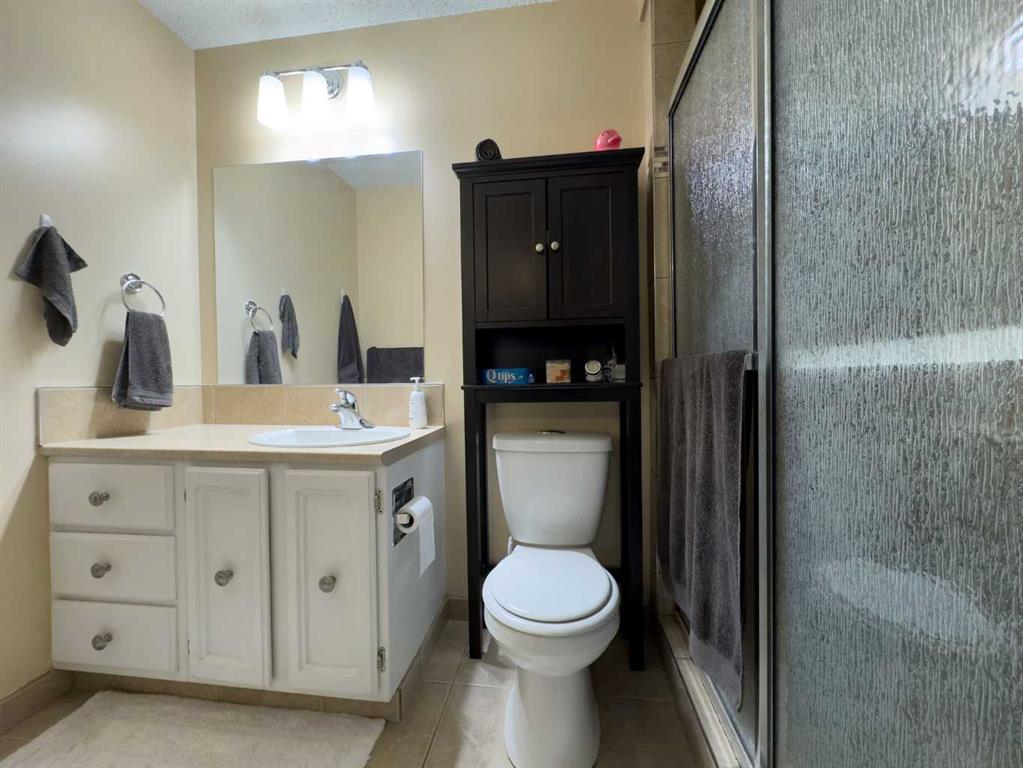 11 Iris Court SE