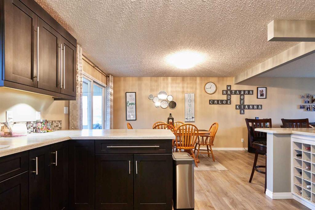 11 Iris Court SE