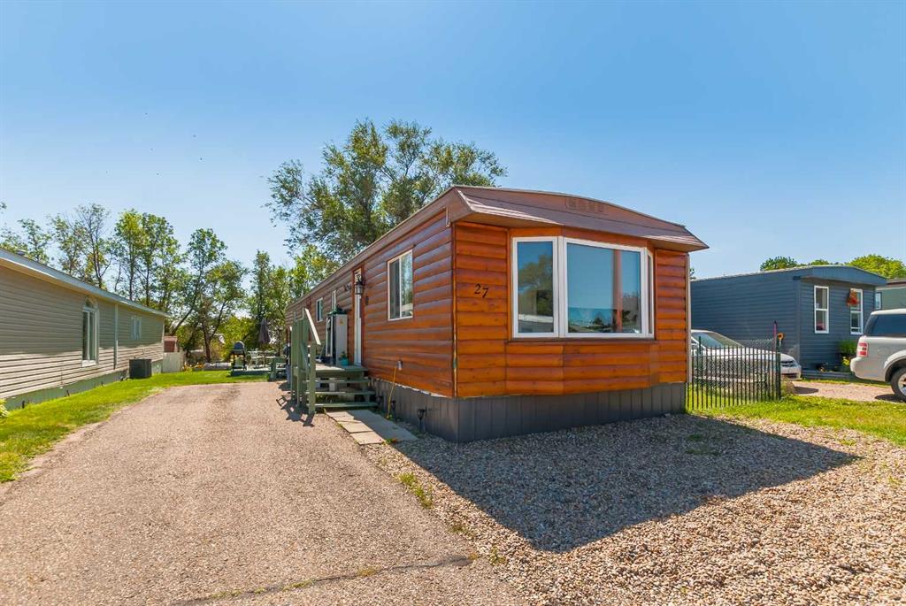 27 De Havilland Boulevard SW, Medicine Hat