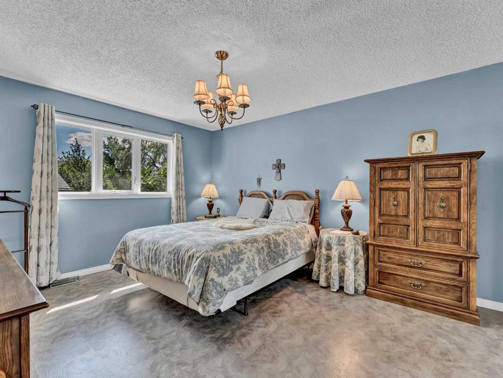 27 Turner Drive SE