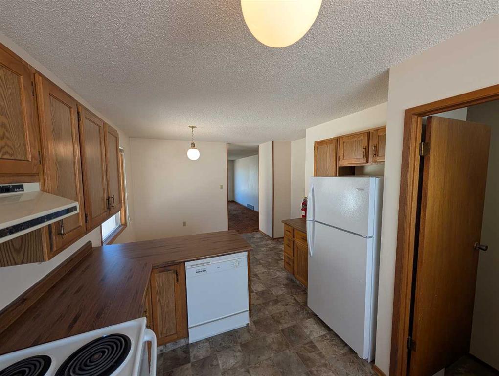 19 Rae Crescent SE