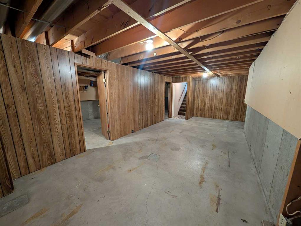19 Rae Crescent SE