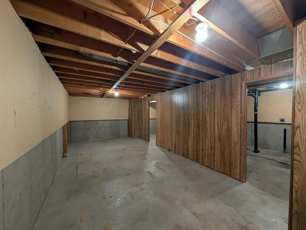 19 Rae Crescent SE