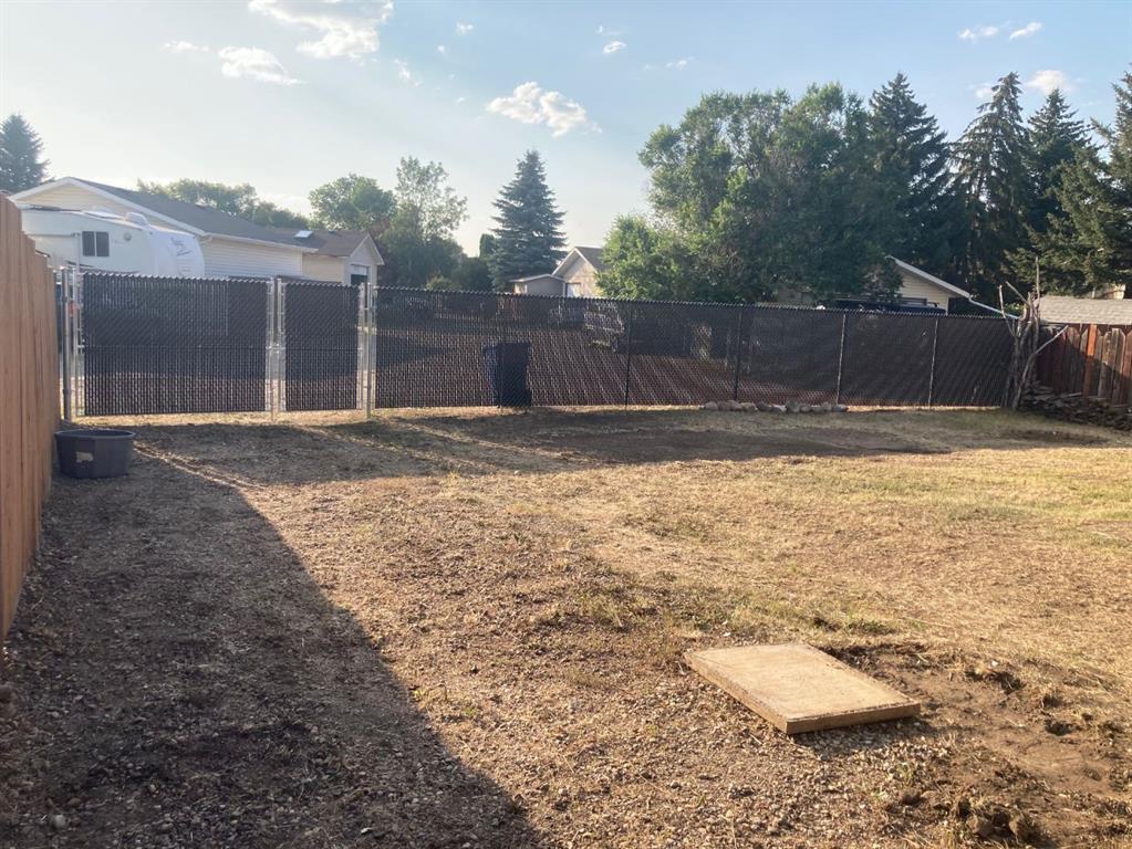 16 Rossland Bay SE