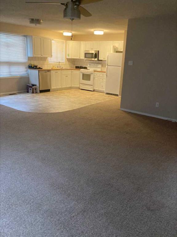 16 Rossland Bay SE